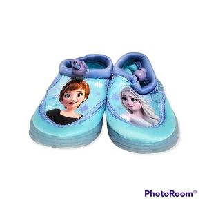 Disney Elsa and Anna Frozen II Disney Princesses Girls Water Shoes Like New
